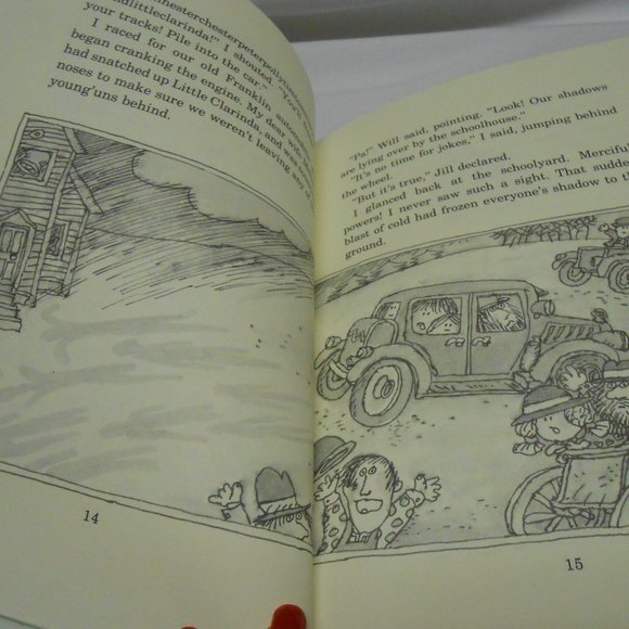 π Vintage McBroom and the Great Race Chapter Book - Picture 3 of 12